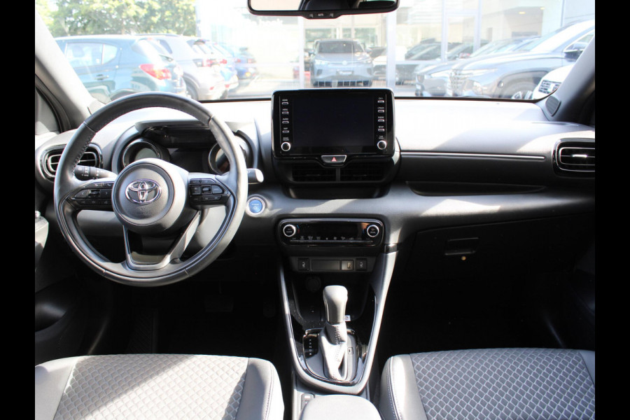 Toyota Yaris 1.5 Hybrid Executive | KEYLESS ENTRY | STOELVERWARMING | APPLE CARPLAY / ANDROID AUTO |