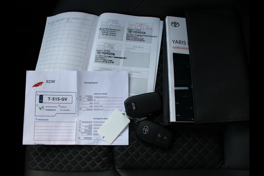 Toyota Yaris 1.5 Hybrid Executive | KEYLESS ENTRY | STOELVERWARMING | APPLE CARPLAY / ANDROID AUTO |