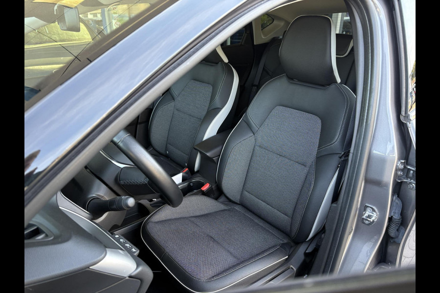 Renault Captur 1.6 E-Tech PHEV 160pk Intens | Trekhaak | Stoelverwarming | 18 Inch | Dodehoeksensoren | Camera | Climate Control |