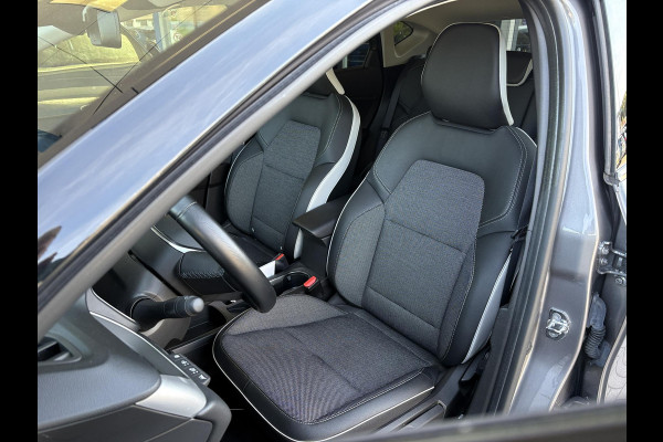 Renault Captur 1.6 E-Tech PHEV 160pk Intens | Trekhaak | Stoelverwarming | 18 Inch | Dodehoeksensoren | Camera | Climate Control |