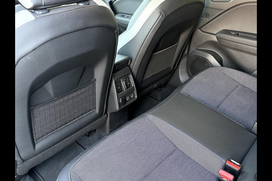 Renault Captur 1.6 E-Tech PHEV 160pk Intens | Trekhaak | Stoelverwarming | 18 Inch | Dodehoeksensoren | Camera | Climate Control |