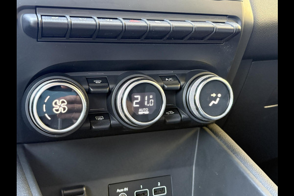 Renault Captur 1.6 E-Tech PHEV 160pk Intens | Trekhaak | Stoelverwarming | 18 Inch | Dodehoeksensoren | Camera | Climate Control |