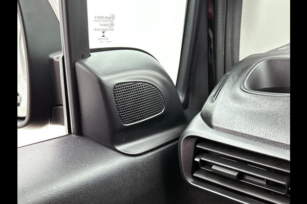 Opel Combo 1.5D L1H1 Edition Airco Carplay Navigatie Cruise Control Parkeersensoren Trekhaak 3 Zits