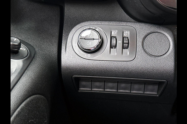 Opel Combo 1.5D L1H1 Edition Airco Carplay Navigatie Cruise Control Parkeersensoren Trekhaak 3 Zits