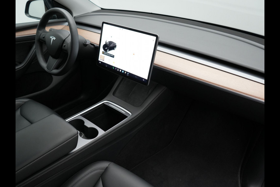Tesla Model Y Long Range AWD 75 kWh 441pk | Full Self-Driving Capability | Panodak | Adaptive Cruise | Lederen Sportstoelen Memory & Verwarmd | Camera | Navigatie |