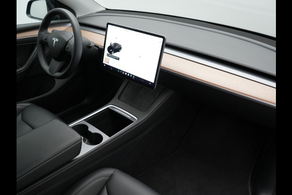 Tesla Model Y Long Range AWD 75 kWh 441pk | Full Self-Driving Capability | Panodak | Adaptive Cruise | Lederen Sportstoelen Memory & Verwarmd | Camera | Navigatie |