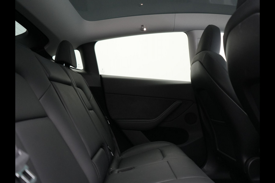 Tesla Model Y Long Range AWD 75 kWh 441pk | Full Self-Driving Capability | Panodak | Adaptive Cruise | Lederen Sportstoelen Memory & Verwarmd | Camera | Navigatie |