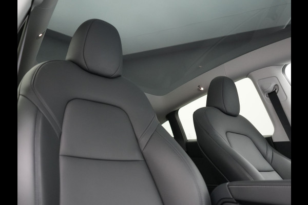Tesla Model Y Long Range AWD 75 kWh 441pk | Full Self-Driving Capability | Panodak | Adaptive Cruise | Lederen Sportstoelen Memory & Verwarmd | Camera | Navigatie |