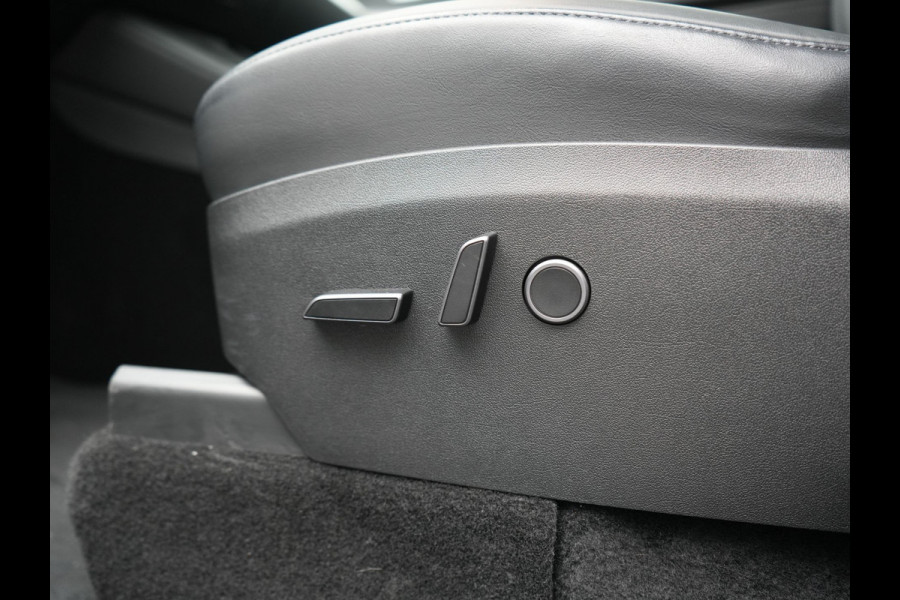 Tesla Model Y Long Range AWD 75 kWh 441pk | Full Self-Driving Capability | Panodak | Adaptive Cruise | Lederen Sportstoelen Memory & Verwarmd | Camera | Navigatie |