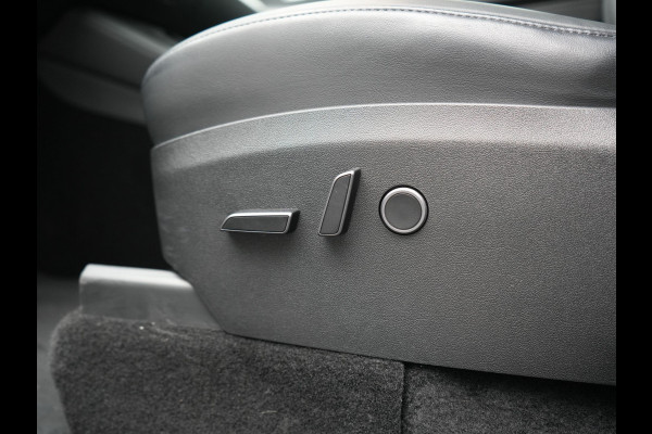 Tesla Model Y Long Range AWD 75 kWh 441pk | Full Self-Driving Capability | Panodak | Adaptive Cruise | Lederen Sportstoelen Memory & Verwarmd | Camera | Navigatie |