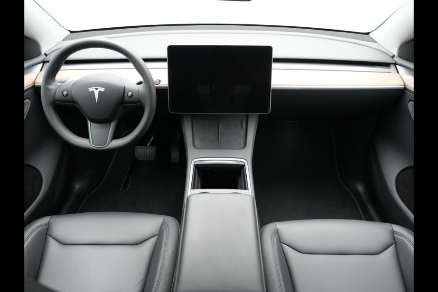 Tesla Model Y Long Range AWD 75 kWh 441pk | Full Self-Driving Capability | Panodak | Adaptive Cruise | Lederen Sportstoelen Memory & Verwarmd | Camera | Navigatie |