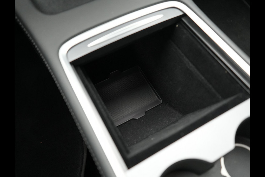 Tesla Model Y Long Range AWD 75 kWh 441pk | Full Self-Driving Capability | Panodak | Adaptive Cruise | Lederen Sportstoelen Memory & Verwarmd | Camera | Navigatie |