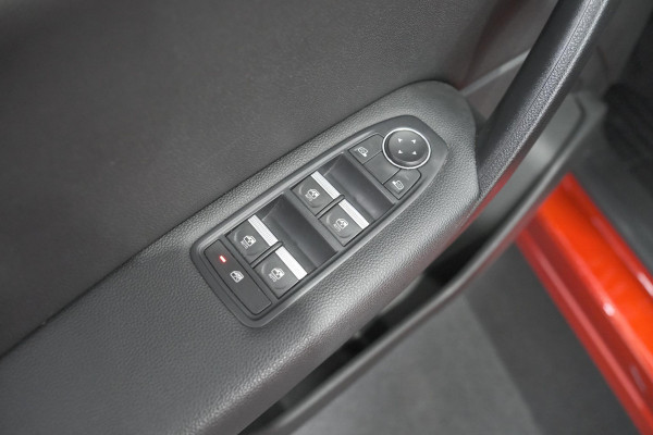 Renault Captur 1.6 E-Tech hybrid 145 SL Rive Gauche | Camera | Parkeersensoren | Navigatie | Apple Carplay