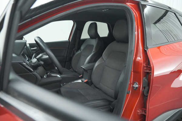 Renault Captur 1.6 E-Tech hybrid 145 SL Rive Gauche | Camera | Parkeersensoren | Navigatie | Apple Carplay