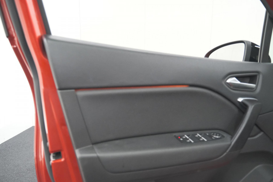 Renault Captur 1.6 E-Tech hybrid 145 SL Rive Gauche | Camera | Parkeersensoren | Navigatie | Apple Carplay
