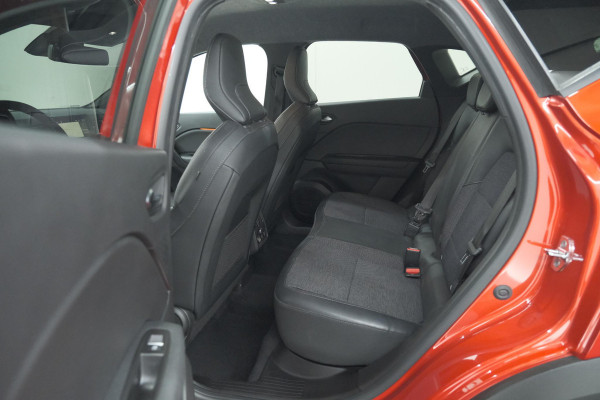 Renault Captur 1.6 E-Tech hybrid 145 SL Rive Gauche | Camera | Parkeersensoren | Navigatie | Apple Carplay