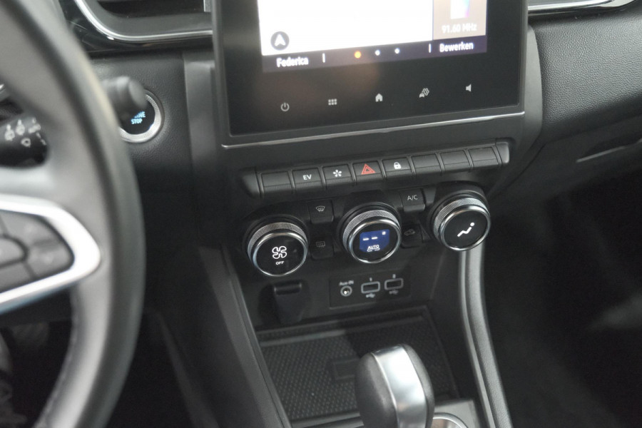 Renault Captur 1.6 E-Tech hybrid 145 SL Rive Gauche | Camera | Parkeersensoren | Navigatie | Apple Carplay