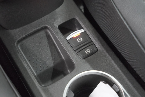 Renault Captur 1.6 E-Tech hybrid 145 SL Rive Gauche | Camera | Parkeersensoren | Navigatie | Apple Carplay
