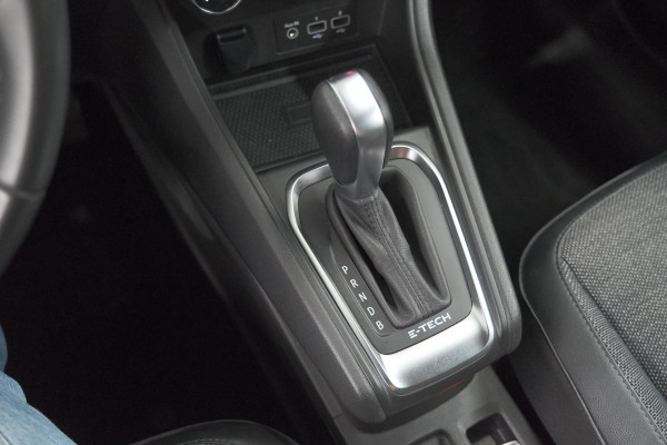 Renault Captur 1.6 E-Tech hybrid 145 SL Rive Gauche | Camera | Parkeersensoren | Navigatie | Apple Carplay