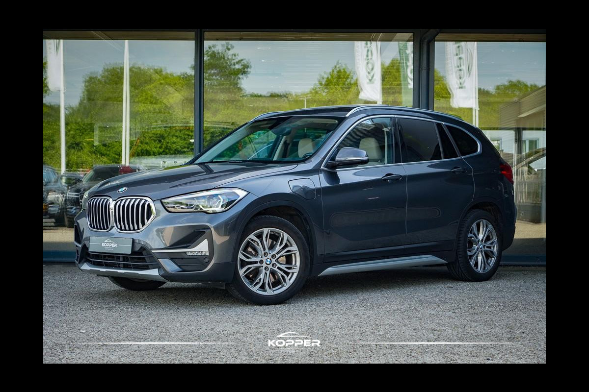 BMW X1 xDrive25e High Executive Edition / Pano / Leder / Harman Kardon / Camera / Adaptive Cruise