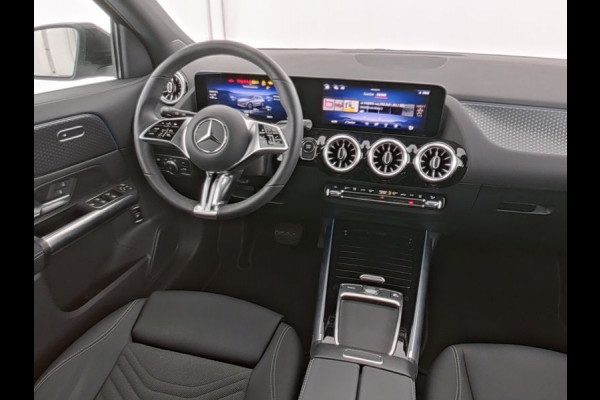 Mercedes-Benz EQA 250+ Business Line 71 kWh Ledkoplampen | Parkeerpakket met 360°-camera | Stoelverwarming | EASY-PACK achterklep. Inclusief 24 maanden MB Certified garantie voor Europa.