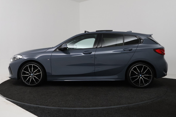 BMW 1-serie 118i Introduction Edition M Sport (PANO, M-PAKKET, CAMERA, STUURVERWARMING, SFEERVERLICHTING, DEALER ONDERHOUDEN)