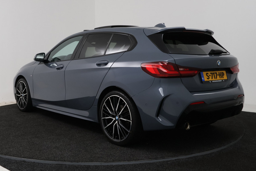 BMW 1-serie 118i Introduction Edition M Sport (PANO, M-PAKKET, CAMERA, STUURVERWARMING, SFEERVERLICHTING, DEALER ONDERHOUDEN)