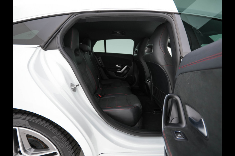 Mercedes-Benz CLA-Klasse Shooting Brake 200 AMG-Sportpack Business Solution (INCL-BTW) Aut. *LEATHER-MICROFIBRE | FULL-LED | HEATED-SPORTSEATS | DIGI-COCKPIT | DAB+ | NAVI-FULLMAP | CAMERA | PRIVACYGLASS | SHIFTPADDLES | 18''ALU*