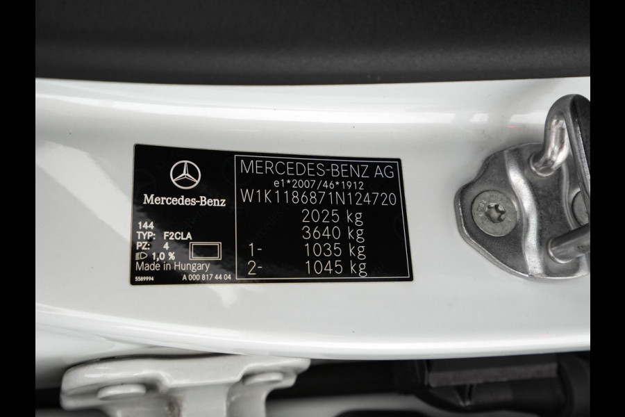 Mercedes-Benz CLA-Klasse Shooting Brake 200 AMG-Sportpack Business Solution (INCL-BTW) Aut. *LEATHER-MICROFIBRE | FULL-LED | HEATED-SPORTSEATS | DIGI-COCKPIT | DAB+ | NAVI-FULLMAP | CAMERA | PRIVACYGLASS | SHIFTPADDLES | 18''ALU*