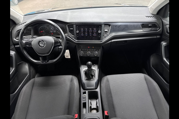 Volkswagen T-Roc 1.0 TSI | Stoelverwarming | Apple Carplay | Parkeersensoren | Trekhaak | Climate Control | Navigatie |