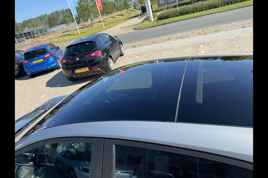 Ford Puma Gen-E Premium 47 kWh 168pk | Driver Assistance Pack | Winterpack | Panoramadak |