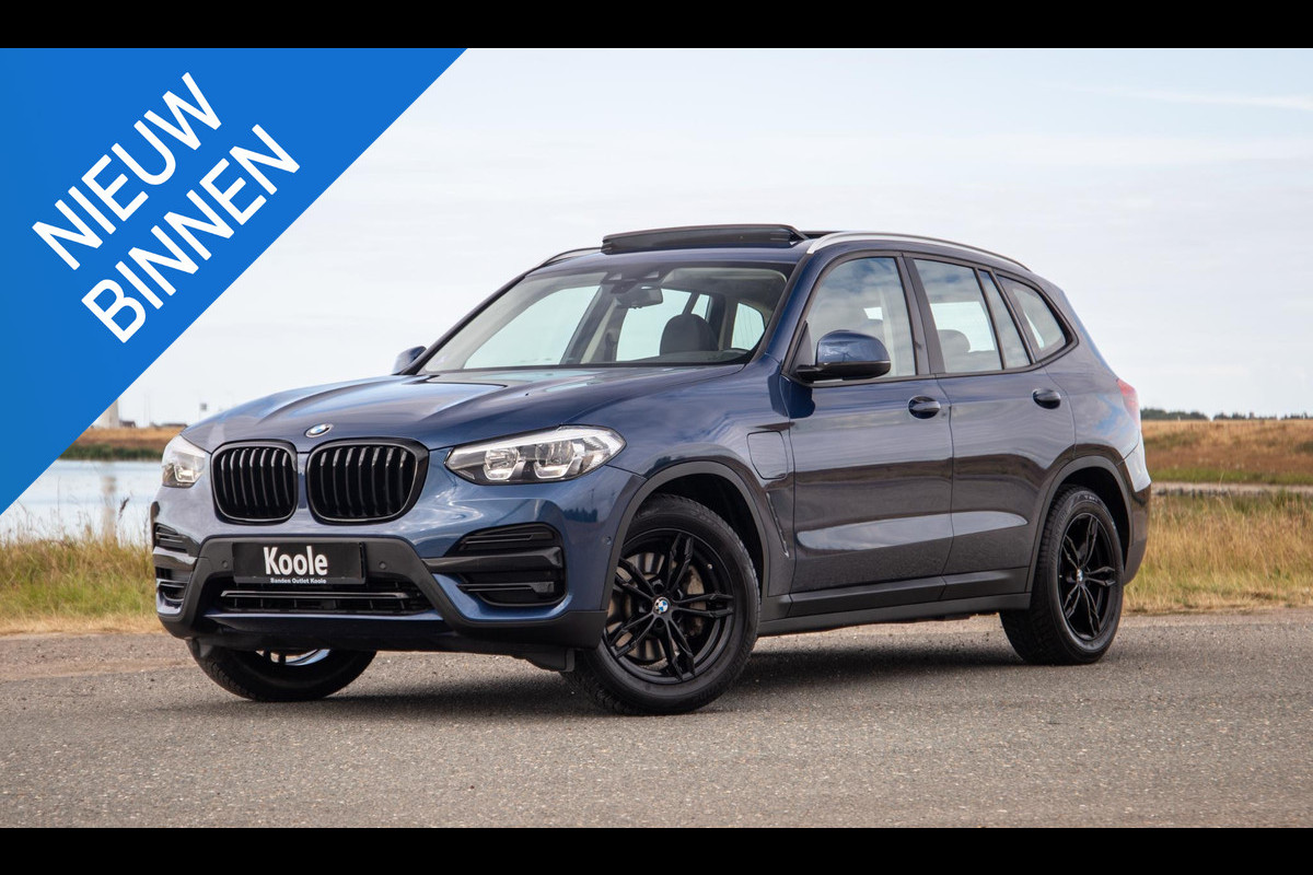 BMW X3 xDrive30e Executive BLACK LINE / PANORAMA DAK / CARPLAY / LEER / STOELVERWARMING / CAMERA