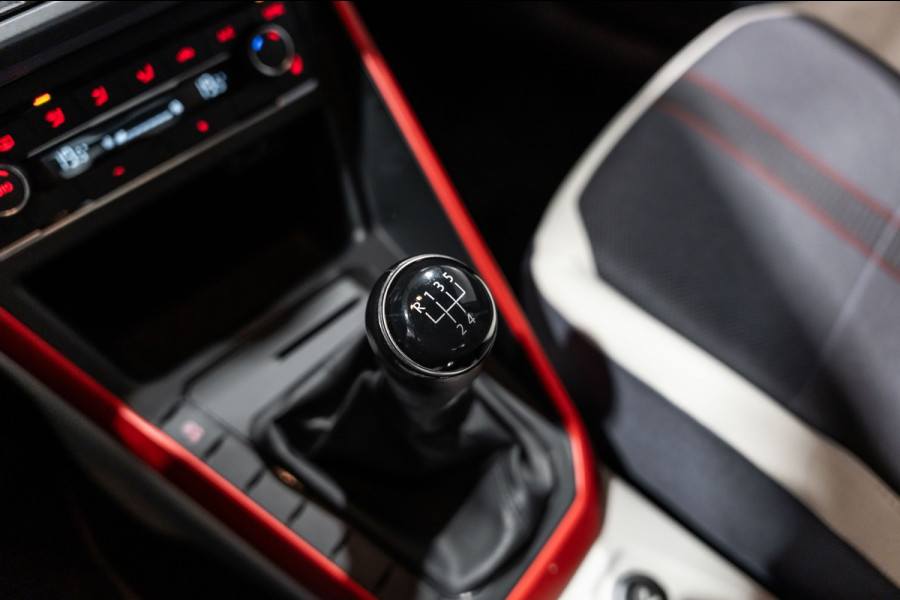 Volkswagen Polo 1.0 MPI Beats | Navi | PDC | Stoelverwarming