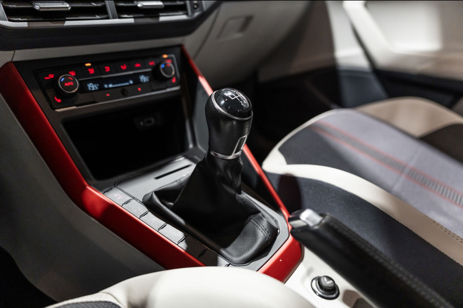Volkswagen Polo 1.0 MPI Beats | Navi | PDC | Stoelverwarming