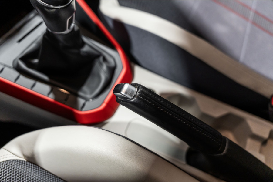 Volkswagen Polo 1.0 MPI Beats | Navi | PDC | Stoelverwarming