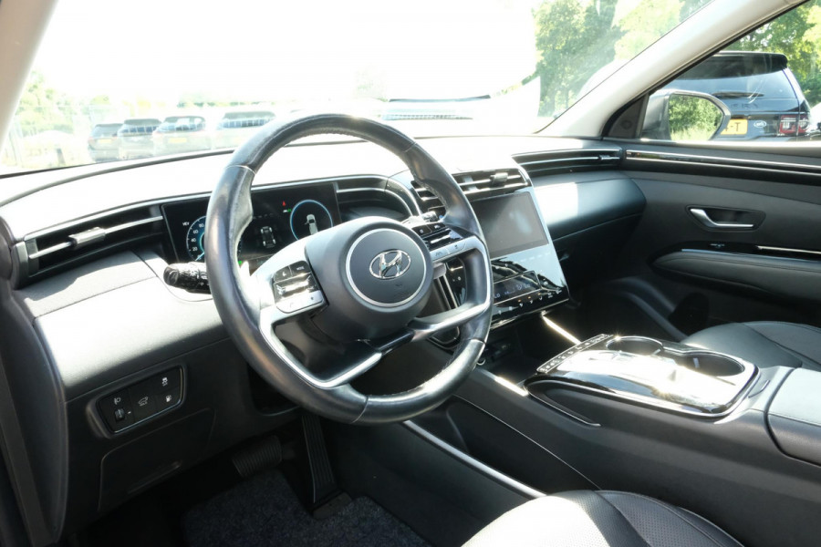 Hyundai Tucson 1.6 T-GDI PHEV Premium Sky 4WD 265 PK | Panoramadak | 360 Camera | Lederen bekleding | Stoelverwarming/verkoeling | Memory seats | Elek. Klep | Navigatie | CarPlay