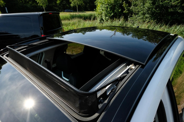 Hyundai Tucson 1.6 T-GDI PHEV Premium Sky 4WD 265 PK | Panoramadak | 360 Camera | Lederen bekleding | Stoelverwarming/verkoeling | Memory seats | Elek. Klep | Navigatie | CarPlay