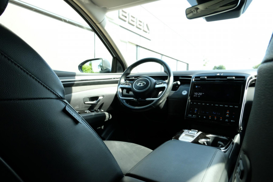 Hyundai Tucson 1.6 T-GDI PHEV Premium Sky 4WD 265 PK | Panoramadak | 360 Camera | Lederen bekleding | Stoelverwarming/verkoeling | Memory seats | Elek. Klep | Navigatie | CarPlay