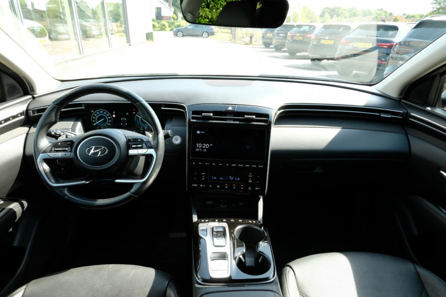 Hyundai Tucson 1.6 T-GDI PHEV Premium Sky 4WD 265 PK | Panoramadak | 360 Camera | Lederen bekleding | Stoelverwarming/verkoeling | Memory seats | Elek. Klep | Navigatie | CarPlay