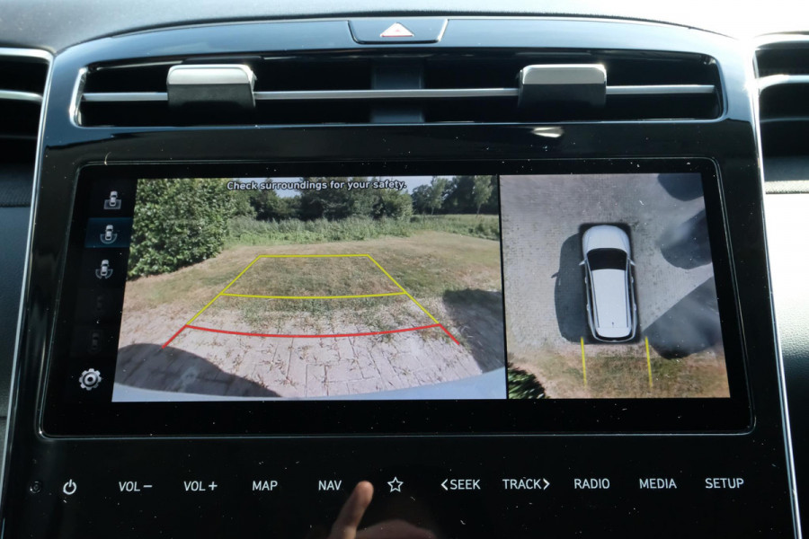 Hyundai Tucson 1.6 T-GDI PHEV Premium Sky 4WD 265 PK | Panoramadak | 360 Camera | Lederen bekleding | Stoelverwarming/verkoeling | Memory seats | Elek. Klep | Navigatie | CarPlay