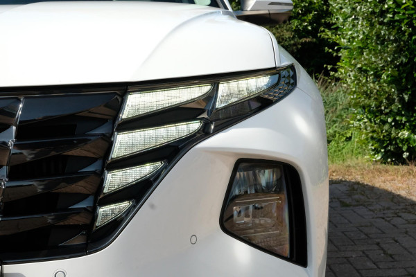 Hyundai Tucson 1.6 T-GDI PHEV Premium Sky 4WD 265 PK | Panoramadak | 360 Camera | Lederen bekleding | Stoelverwarming/verkoeling | Memory seats | Elek. Klep | Navigatie | CarPlay