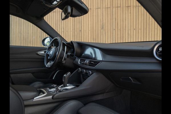 Alfa Romeo Giulia 2.0 T Veloce 280pk AWD | 19'' | Carplay | Adapt. cruise | BTW auto