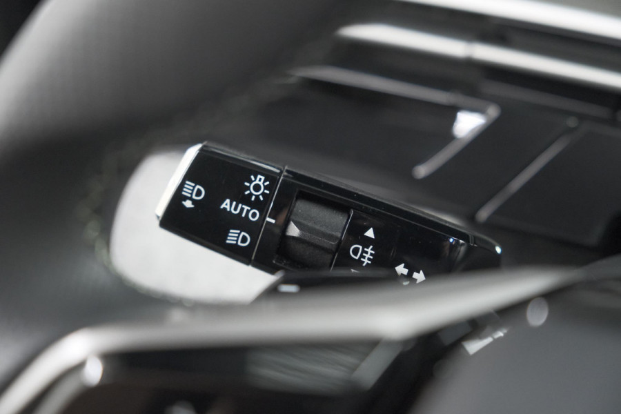 Peugeot 5008 1.2 Hybrid 136 GT 7p | Adaptieve Cruise Control | Camera | Elektrische Kofferklep | Stoelverwarming