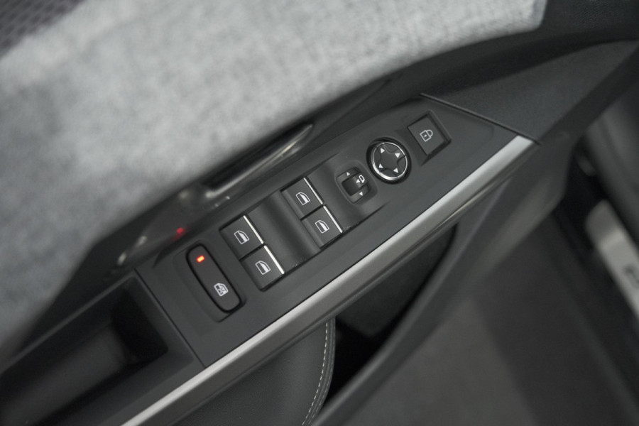Peugeot 5008 1.2 Hybrid 136 GT 7p | Adaptieve Cruise Control | Camera | Elektrische Kofferklep | Stoelverwarming