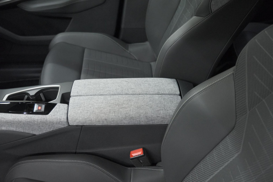 Peugeot 5008 1.2 Hybrid 136 GT 7p | Adaptieve Cruise Control | Camera | Elektrische Kofferklep | Stoelverwarming