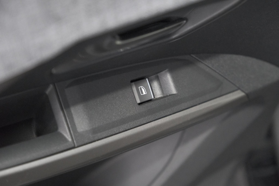 Peugeot 5008 1.2 Hybrid 136 GT 7p | Adaptieve Cruise Control | Camera | Elektrische Kofferklep | Stoelverwarming