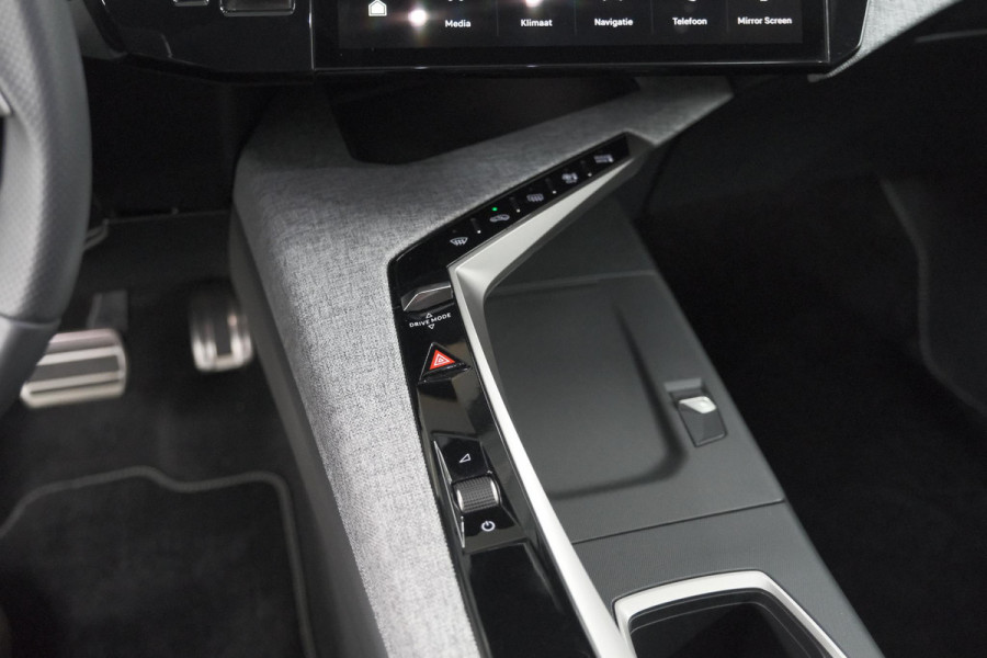 Peugeot 5008 1.2 Hybrid 136 GT 7p | Adaptieve Cruise Control | Camera | Elektrische Kofferklep | Stoelverwarming