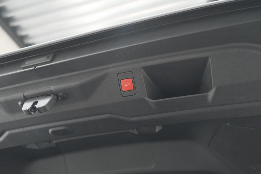 Peugeot 5008 1.2 Hybrid 136 GT 7p | Adaptieve Cruise Control | Camera | Elektrische Kofferklep | Stoelverwarming