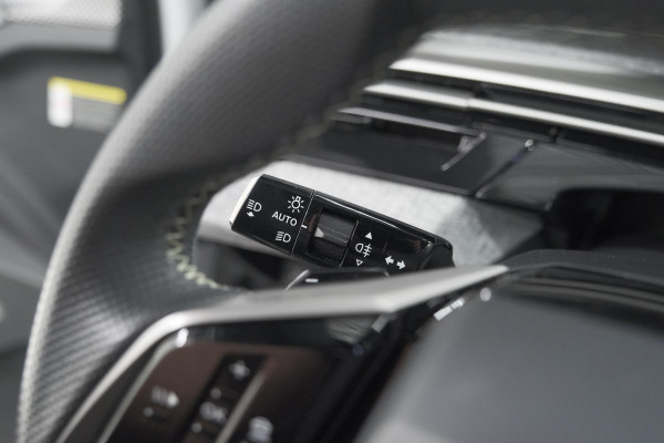 Peugeot 5008 1.2 Hybrid 136 GT 7p | Adaptieve Cruise Control | Camera | Elektrische Kofferklep | Stoelverwarming