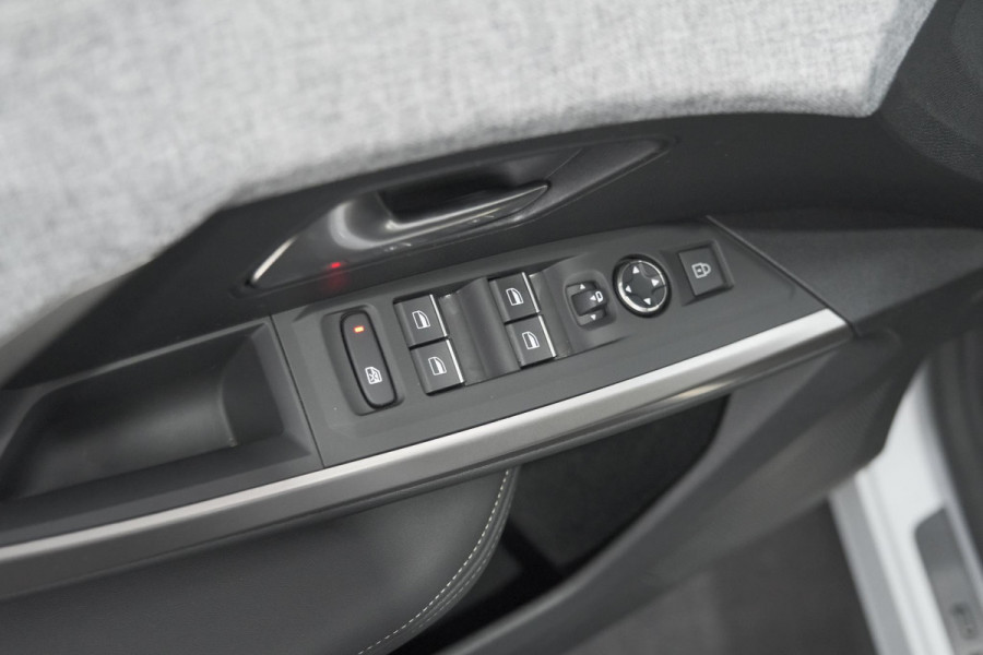 Peugeot 5008 1.2 Hybrid 136 GT 7p | Adaptieve Cruise Control | Camera | Elektrische Kofferklep | Stoelverwarming